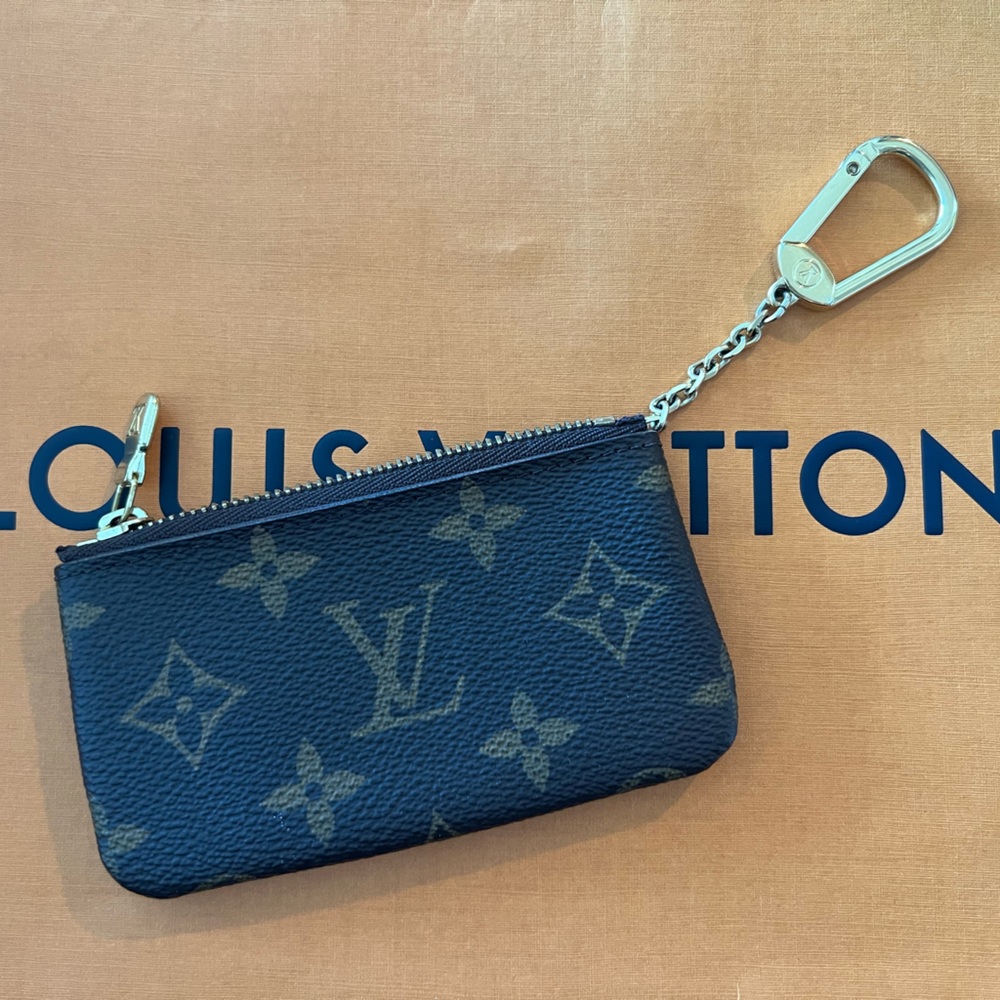 Louis Vuitton Key Pouch (Authentic)